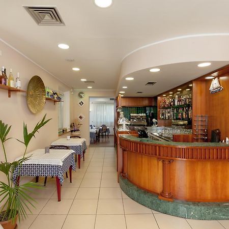Hotel Chiar Di Luna Senigallia Exterior photo
