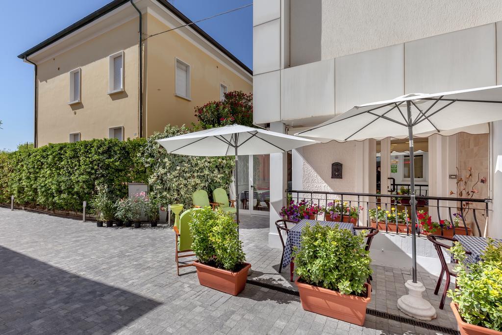 Hotel Chiar Di Luna Senigallia Exterior photo