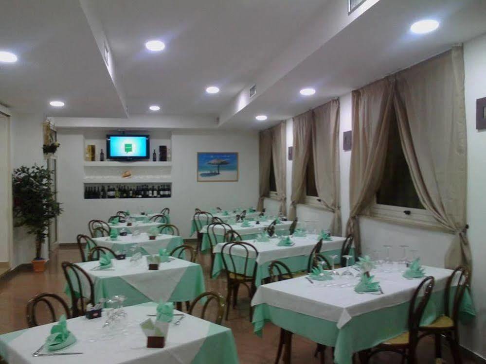 Hotel Chiar Di Luna Senigallia Exterior photo